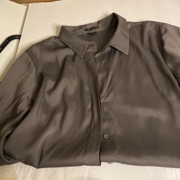 Theory 100 percent Oliver green silk blouse - Picture 11 of 13